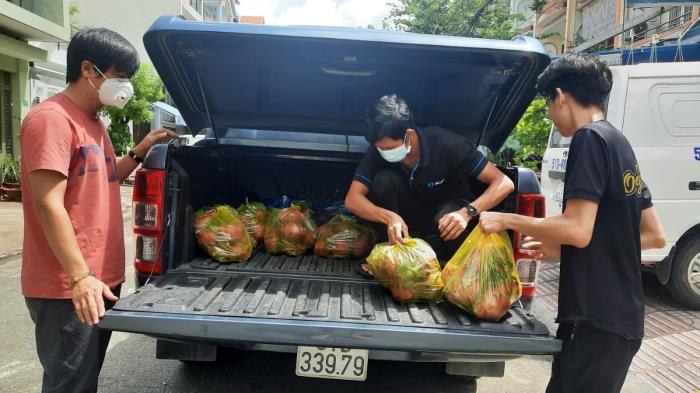 Quỹ gởi tặng thanh long tại các khu vực bị phong tỏa trên địa bàn TP.Hồ Chí Minh (06/08/2021)